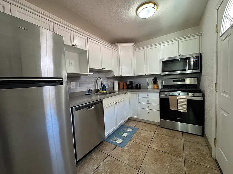 6847 E 4th St #5 — Photo 7