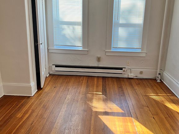 4th image of 37 Orange St #2-J