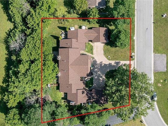 5th image of 58 Gothic Ln