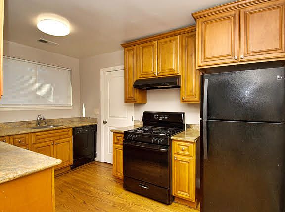 4th image of 757 Masson Ave