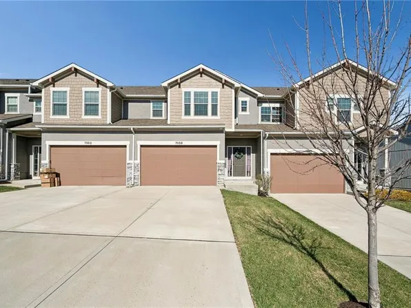 7356 Griffey St, Parkville, MO 64152