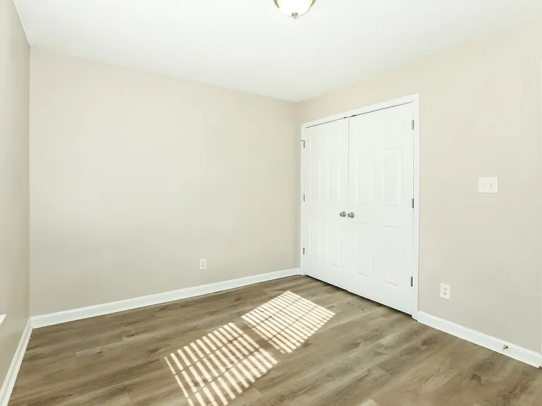 1299 N Hampton Dr — Photo 13
