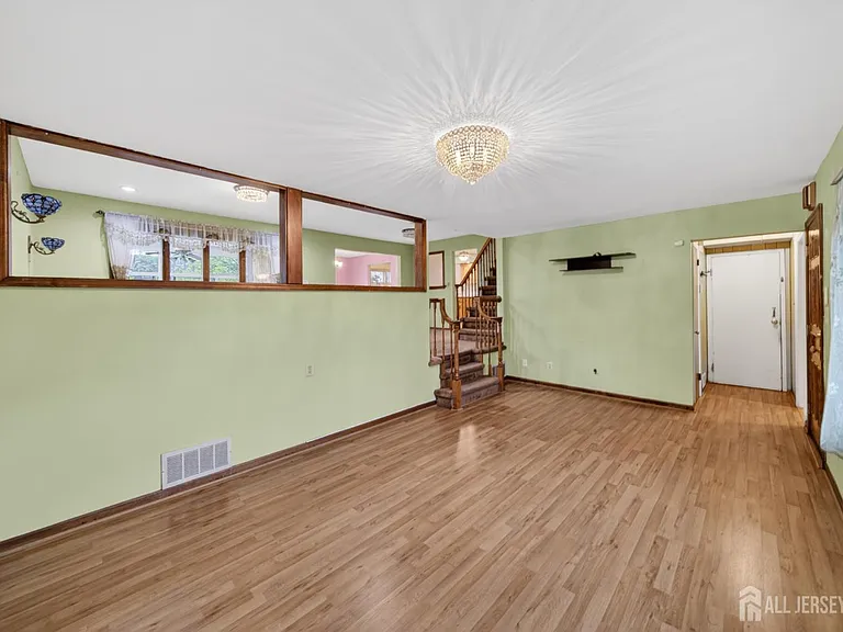 95 Pine St — Photo 23