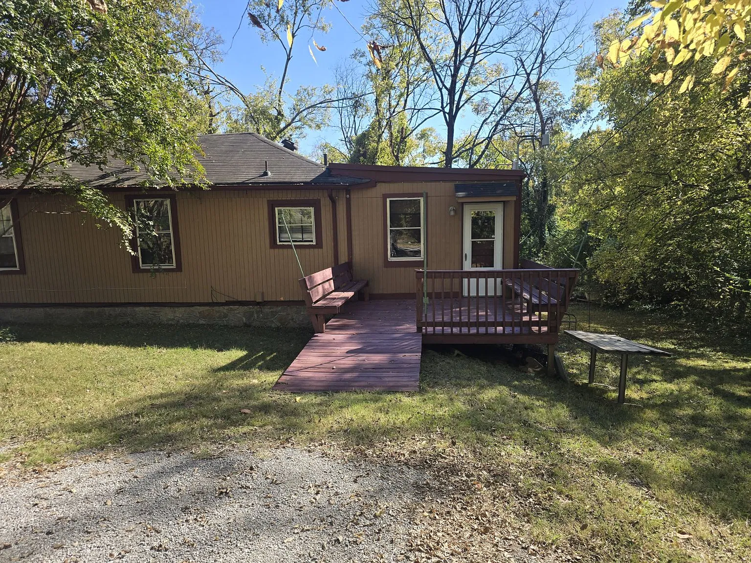 2 bed, 855 sqft, $1,895 — Photo 1