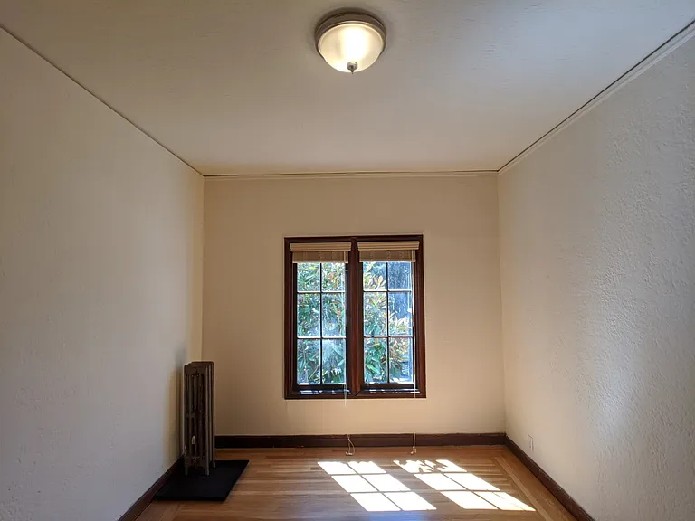 2427 Hilgard Ave — Photo 28