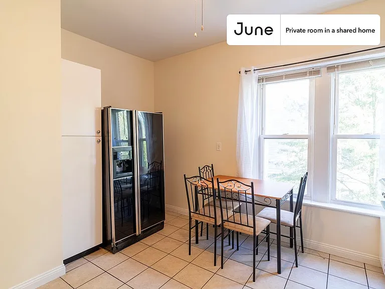 76 Easton St #A — Photo 6