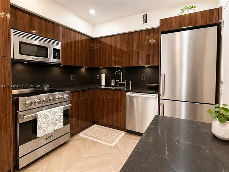 5700 Collins Ave #3A — Photo 18