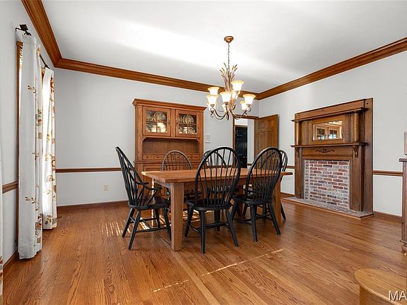 5th image of 621 Old Riverwoods Ln