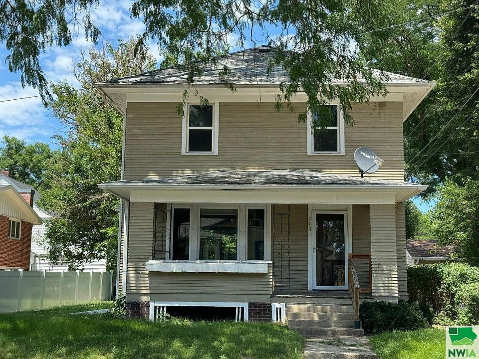1st image of 713 34th St