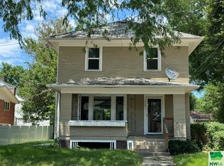713 34th St, Sioux City, IA 51104