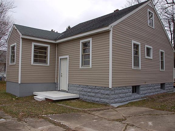 4th image of 3425 Farley St