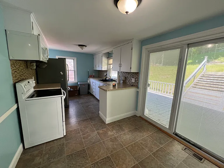 77 Grove St — Photo 10