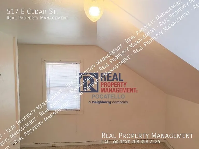 517 E Cedar St — Photo 13
