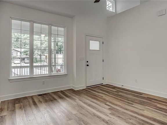 5th image of 5219 Hayes St