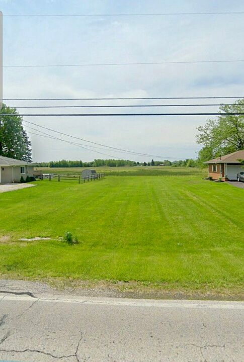 Access from Pickle Rd to lot