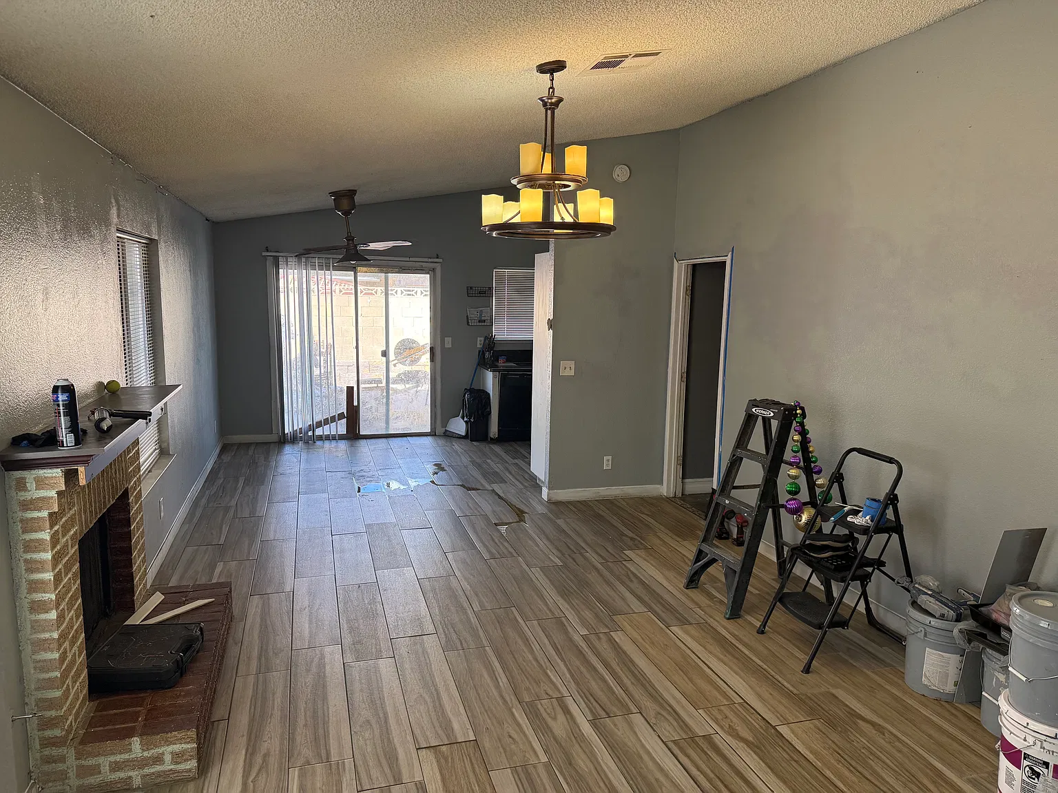 3 bed, 1115 sqft, $2,200 — Photo 3