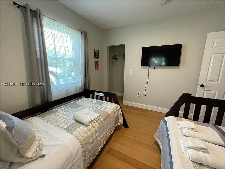 1178 NE 112th St #1 — Photo 24