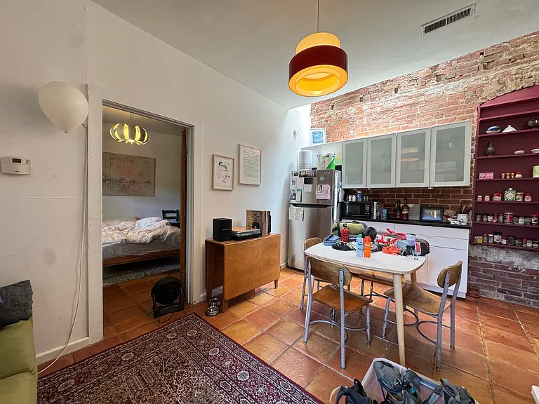 924 State St #7 — Photo 2