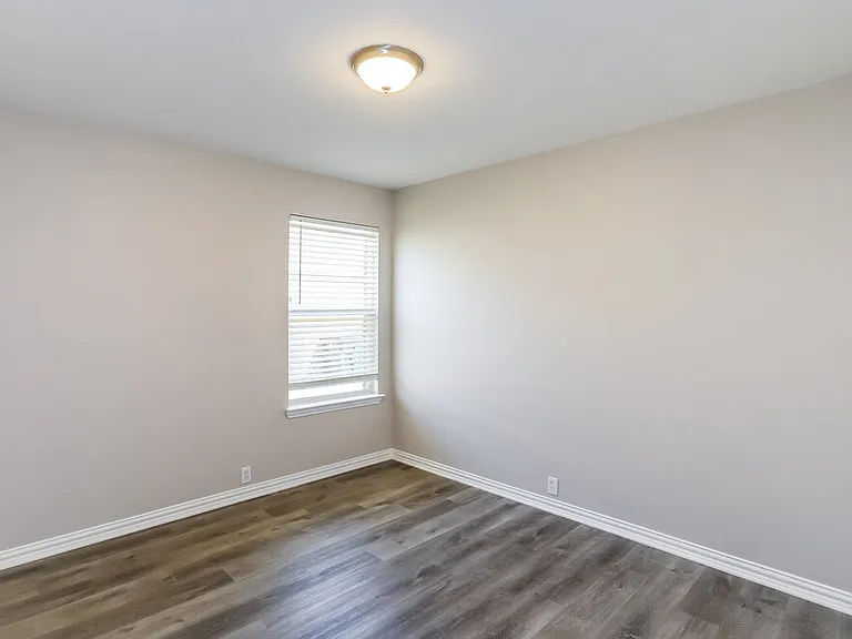 1813 Sparrow Ln — Photo 11