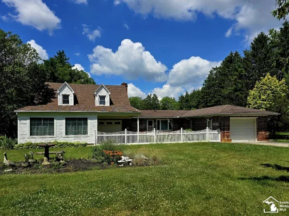 8675 Douglas Rd, Temperance, MI 48182