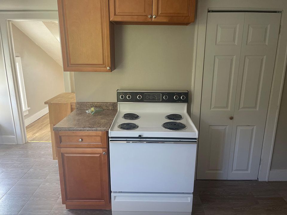 2nd image of 104 Laurel Hill Ave APT 6