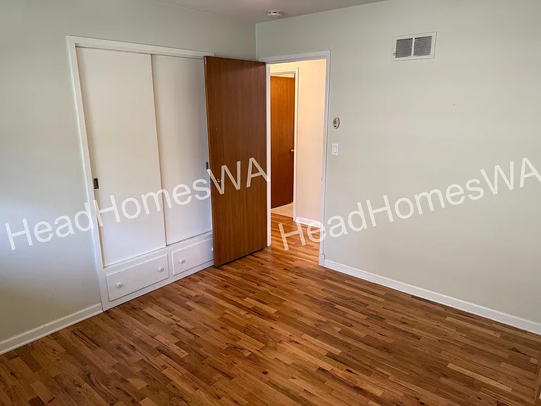 603 Turner St NE — Photo 10