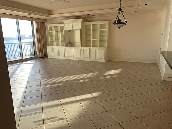 5th image of 508 Harbor Blvd Unit 302