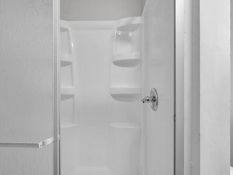 411 N Oakland Ave — Photo 11