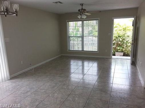 3rd image of 525 Leawood Cir