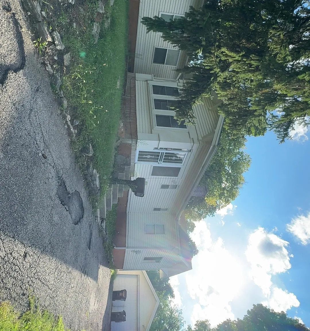 3 bed, 1640 sqft, $1,500 — Photo 1