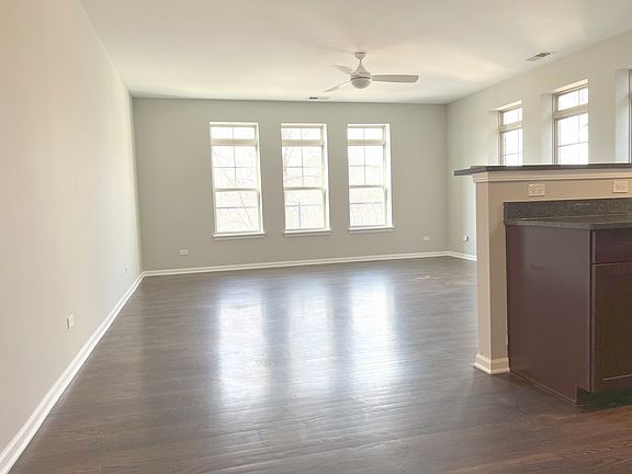 3rd image of 3811 S Langley Ave APT 202