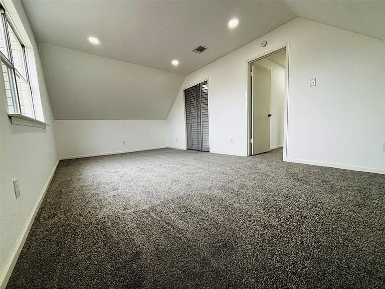 16246 Los Altos Dr — Photo 16
