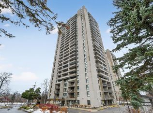 1785 Frobisher Ln #1708, Ottawa, ON K1G 3T7