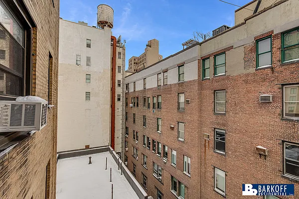 Rented by Barkoff Residential  | media 28