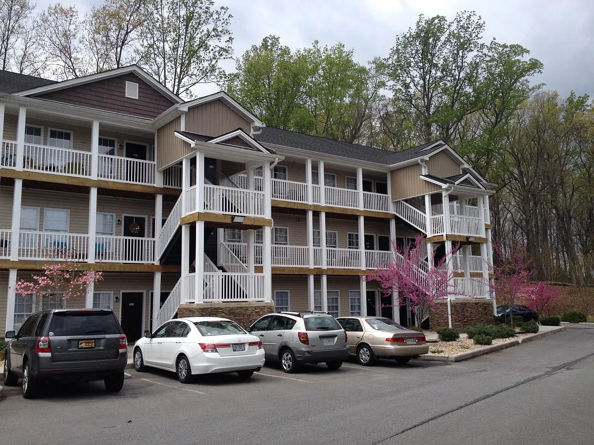 3 bed, 1100 sqft, $1,175 — Photo 2