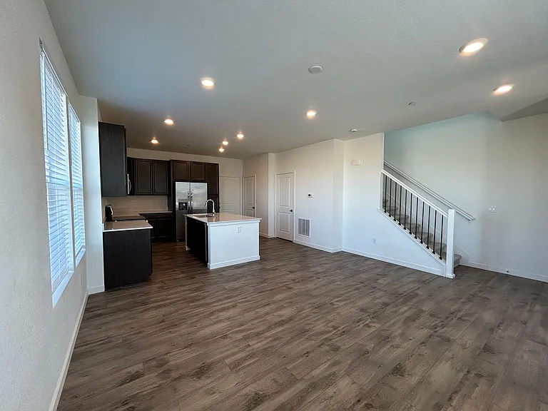 5498 Euclid Dr — Photo 4