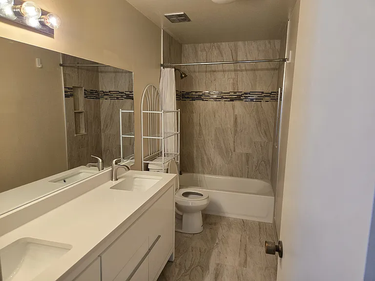 7401 N Scottsdale Rd #28 — Photo 9