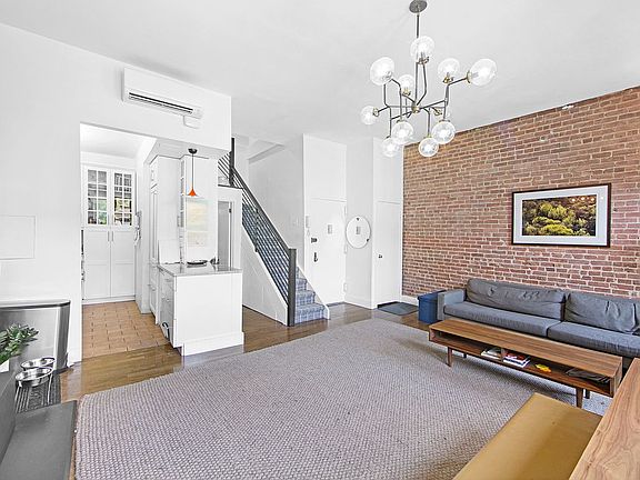 2nd image of 146 W 74th St APT 4