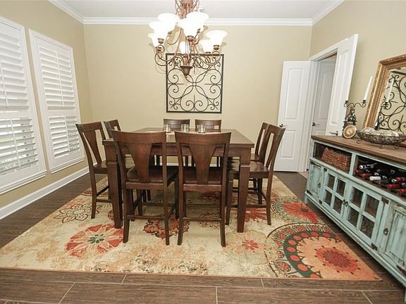 3rd image of 3126 Maple Hill Dr