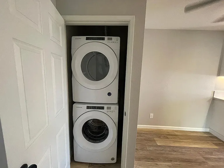 4037 Van Dyke Ave #B — Photo 7