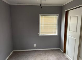 34 Walnut St, Edison, NJ 08817