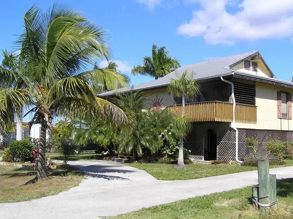 312 Copeland Ave N #B, Everglades City, FL 34139