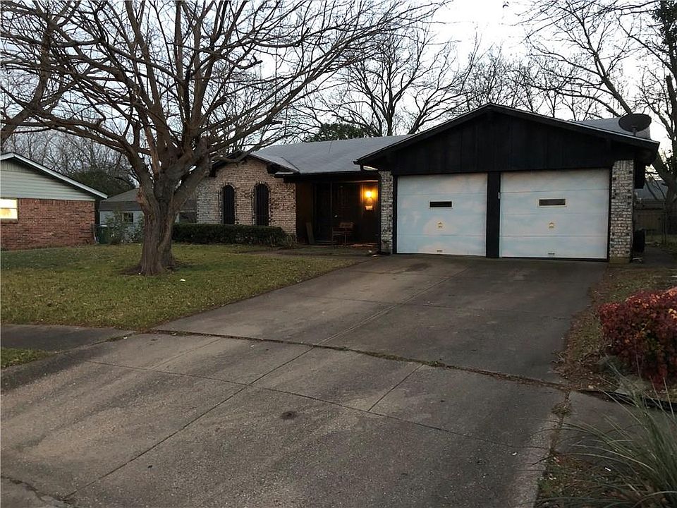 2nd image of 1704 Galahad Ln
