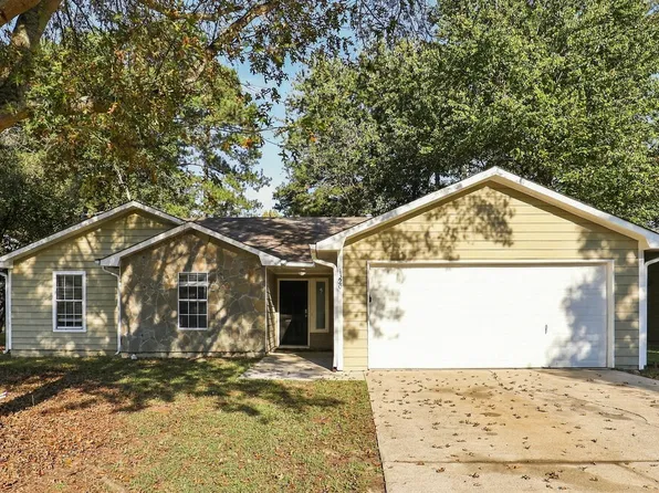 1320 Foxvale Dr, Hampton, GA 30228