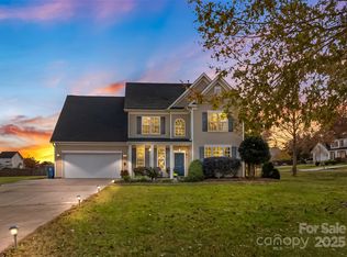 1450 Jc Raulston Ct, Hickory, NC 28602