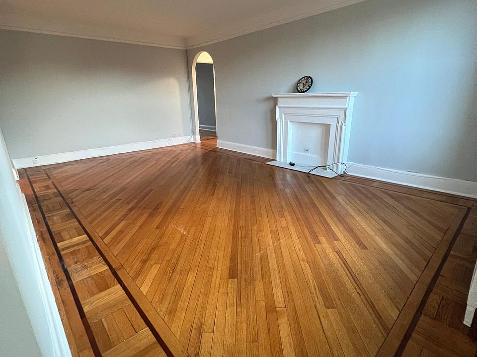 1st image of 1 Broad Pkwy APT 7