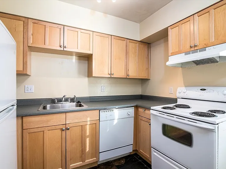 43 N Sherman St #101 — Photo 5