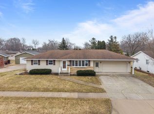 1029 Alva St, Menasha, WI 54952