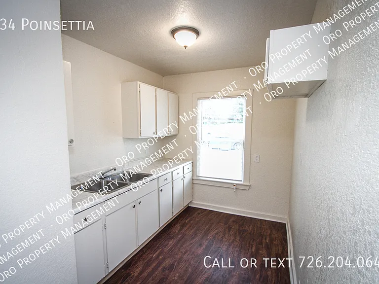 934 Poinsettia — Photo 9