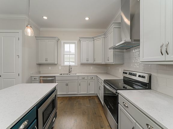 4th image of 22 Pine St NW